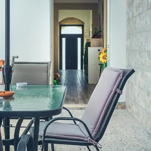 https://la-casa-di-tina.sicilyhotelsitaly.net