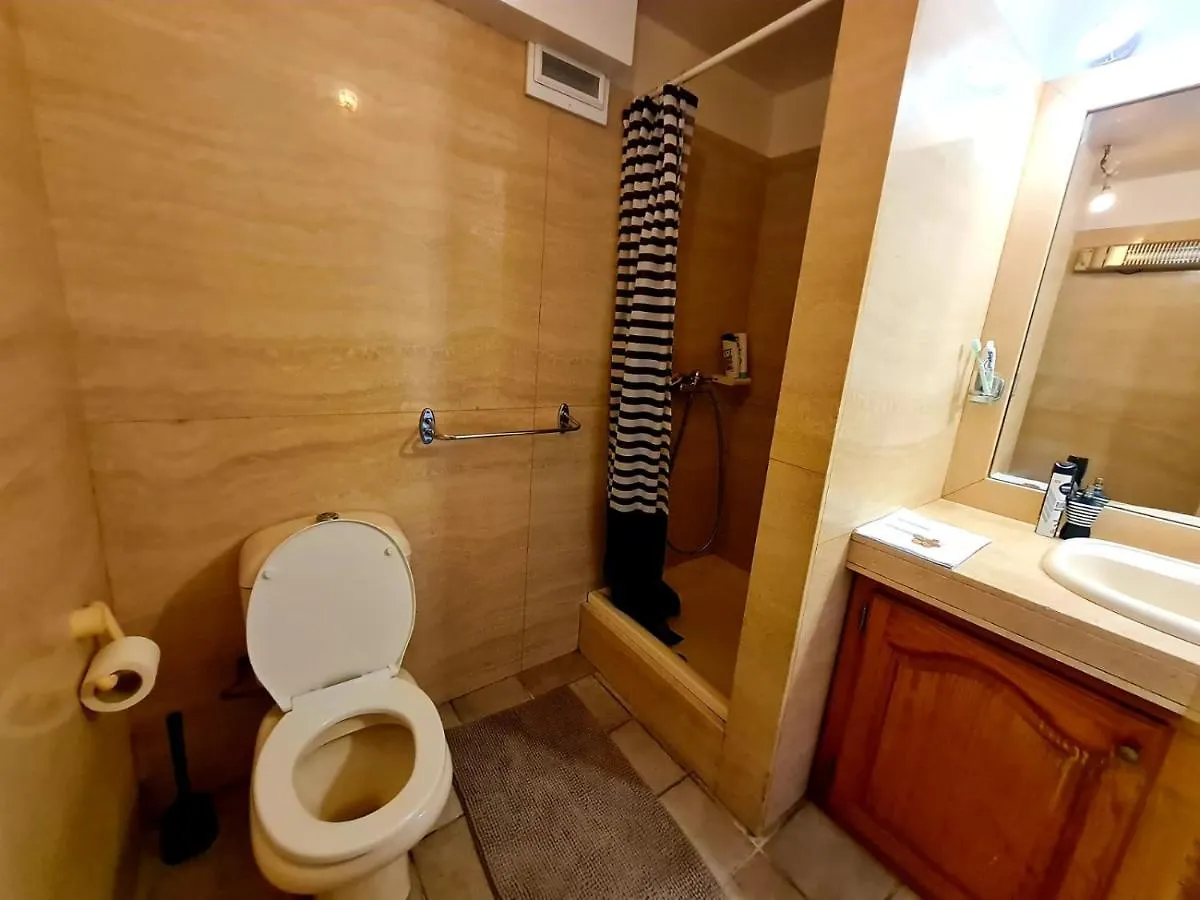 T2 Rue Pietonne Le Lavandou Climatise Apartment